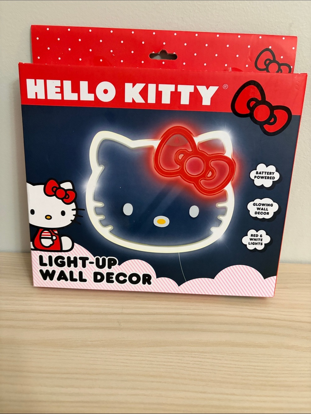 Hello Kitty Neon Face Wall Light - Red, White, Yellow